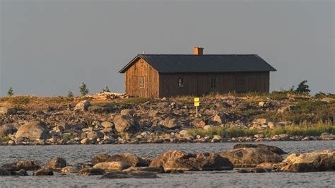 valassaarten majakka|Valassaarten luontopolun nähtävyydet